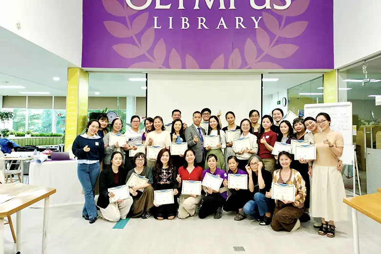 Kỹ Năng Dịch Vụ Khách Hàng